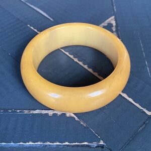 🌻Vintage🌻Bakelite Butterscotch Bangle